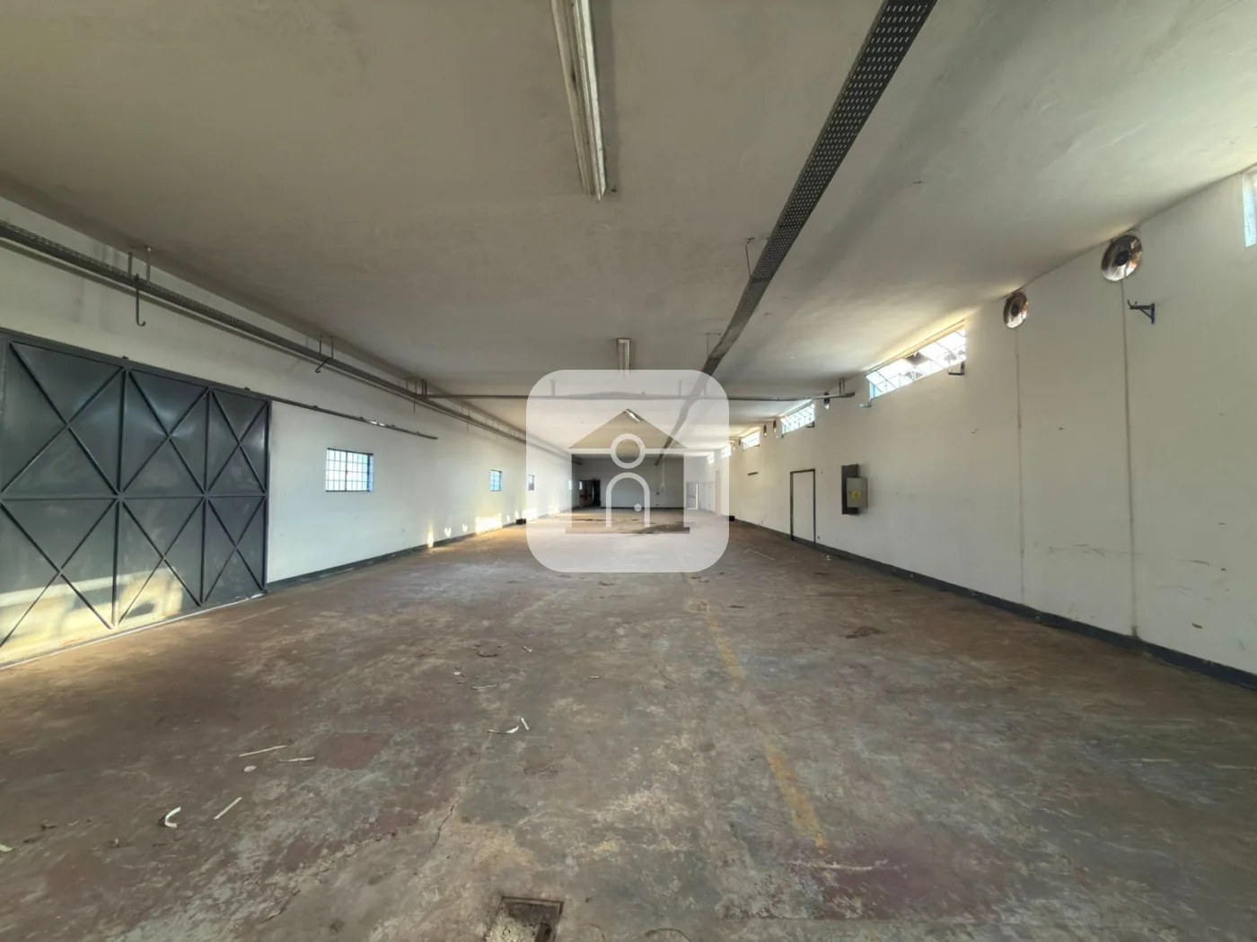 Alugar Comercial / Galp&atilde;o em Uberl&acirc;ndia R$ 30.000,00 - Foto 5
