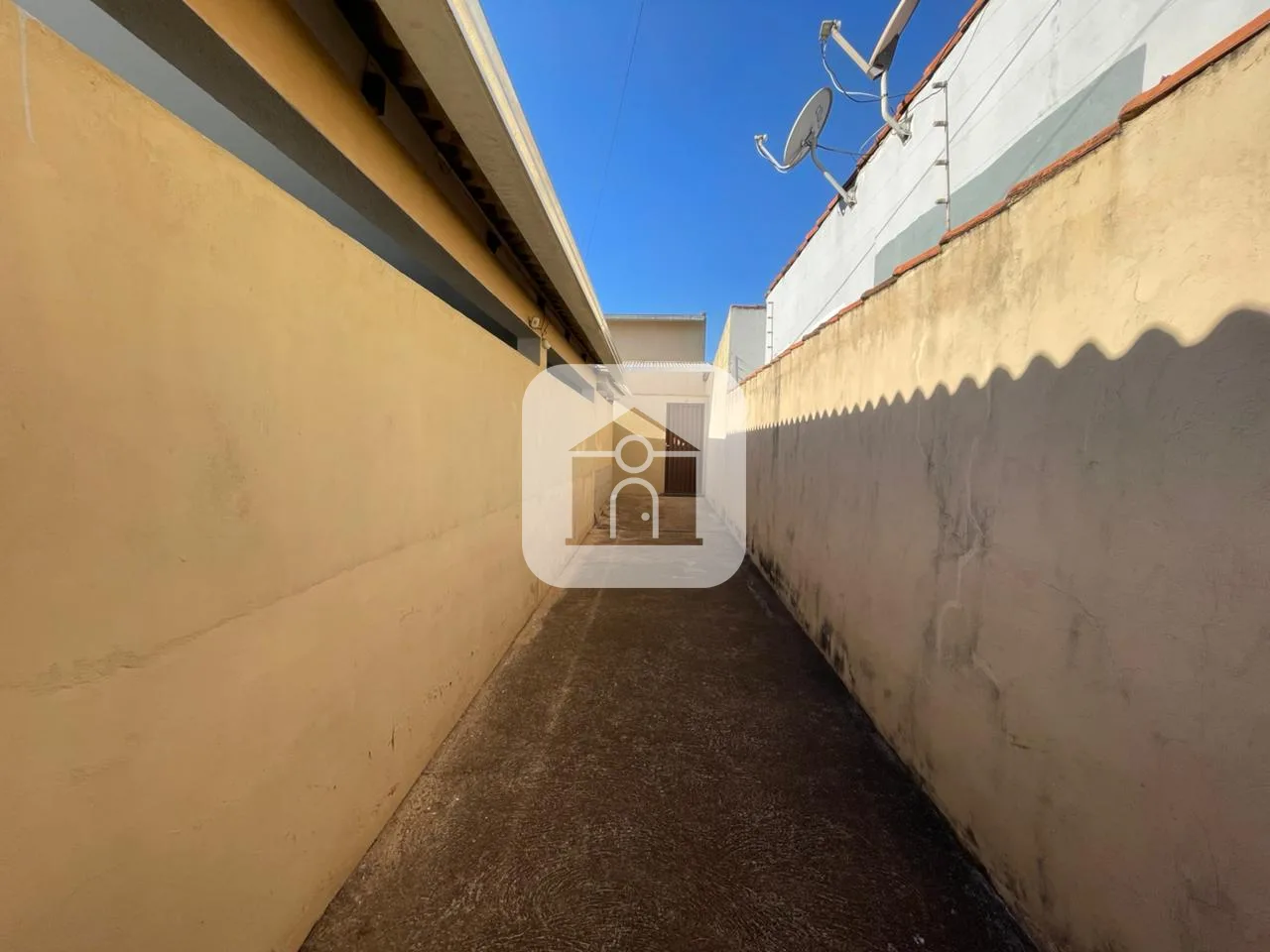 Alugar Casa / Col&ocirc;nia em Uberl&acirc;ndia R$ 850,00 - Foto 10