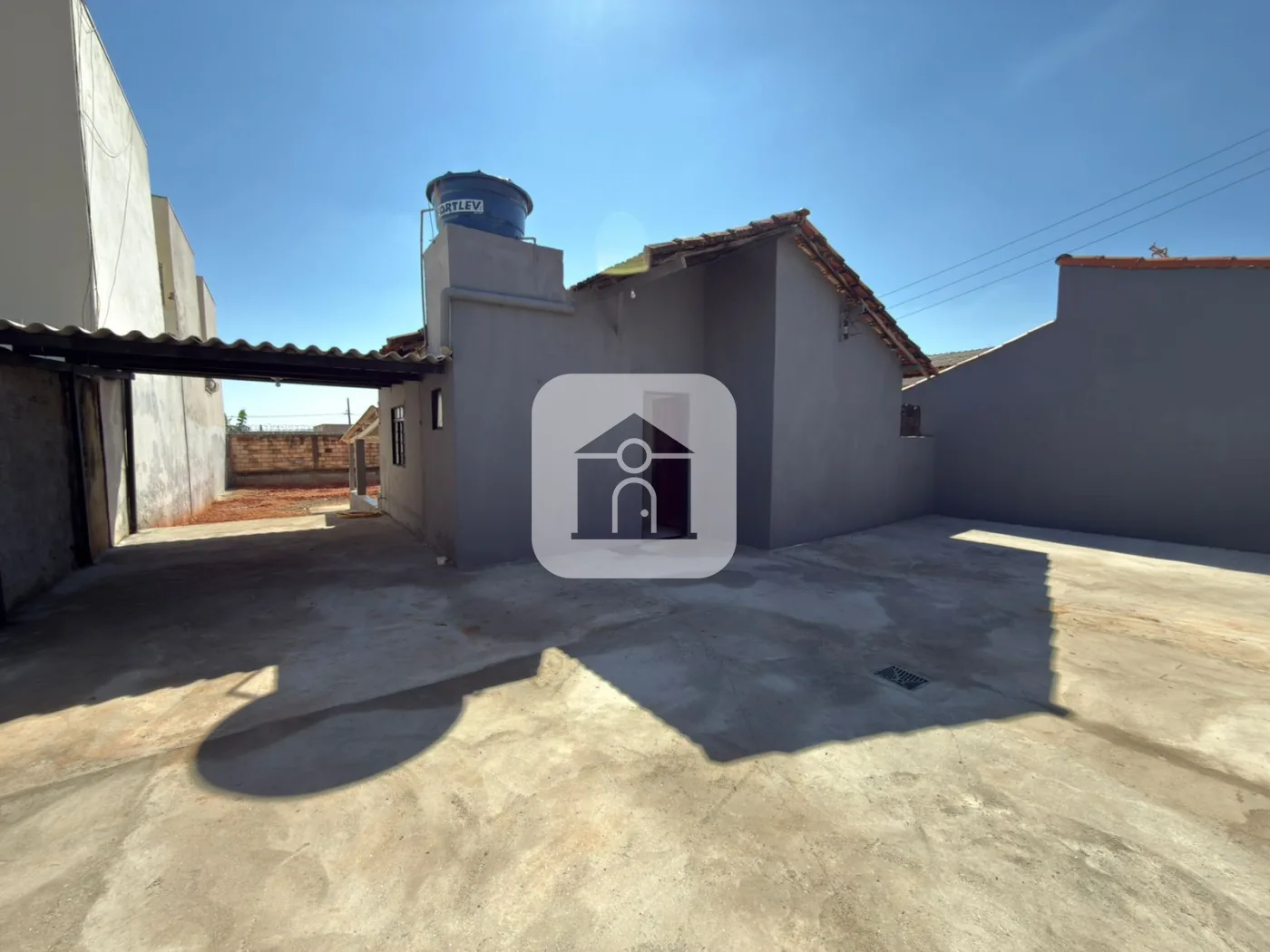 Alugar Casa / Padr&atilde;o em Uberl&acirc;ndia R$ 1.500,00 - Foto 1
