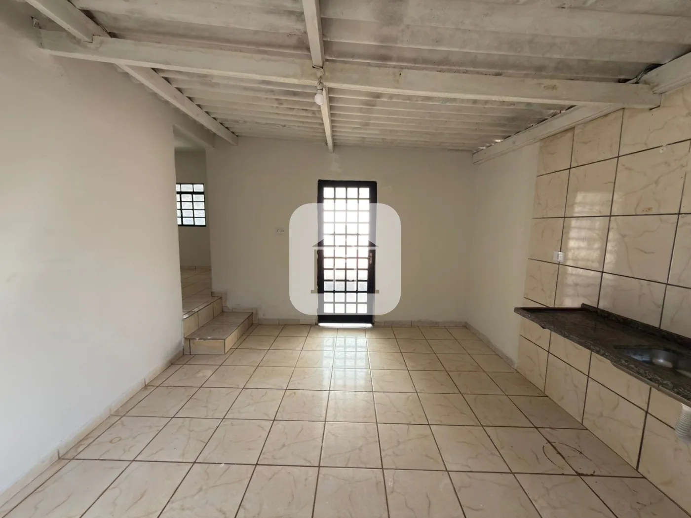 Alugar Casa / Padr&atilde;o em Uberl&acirc;ndia R$ 1.500,00 - Foto 3