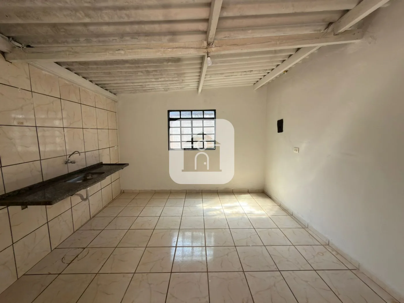 Alugar Casa / Padr&atilde;o em Uberl&acirc;ndia R$ 1.500,00 - Foto 4