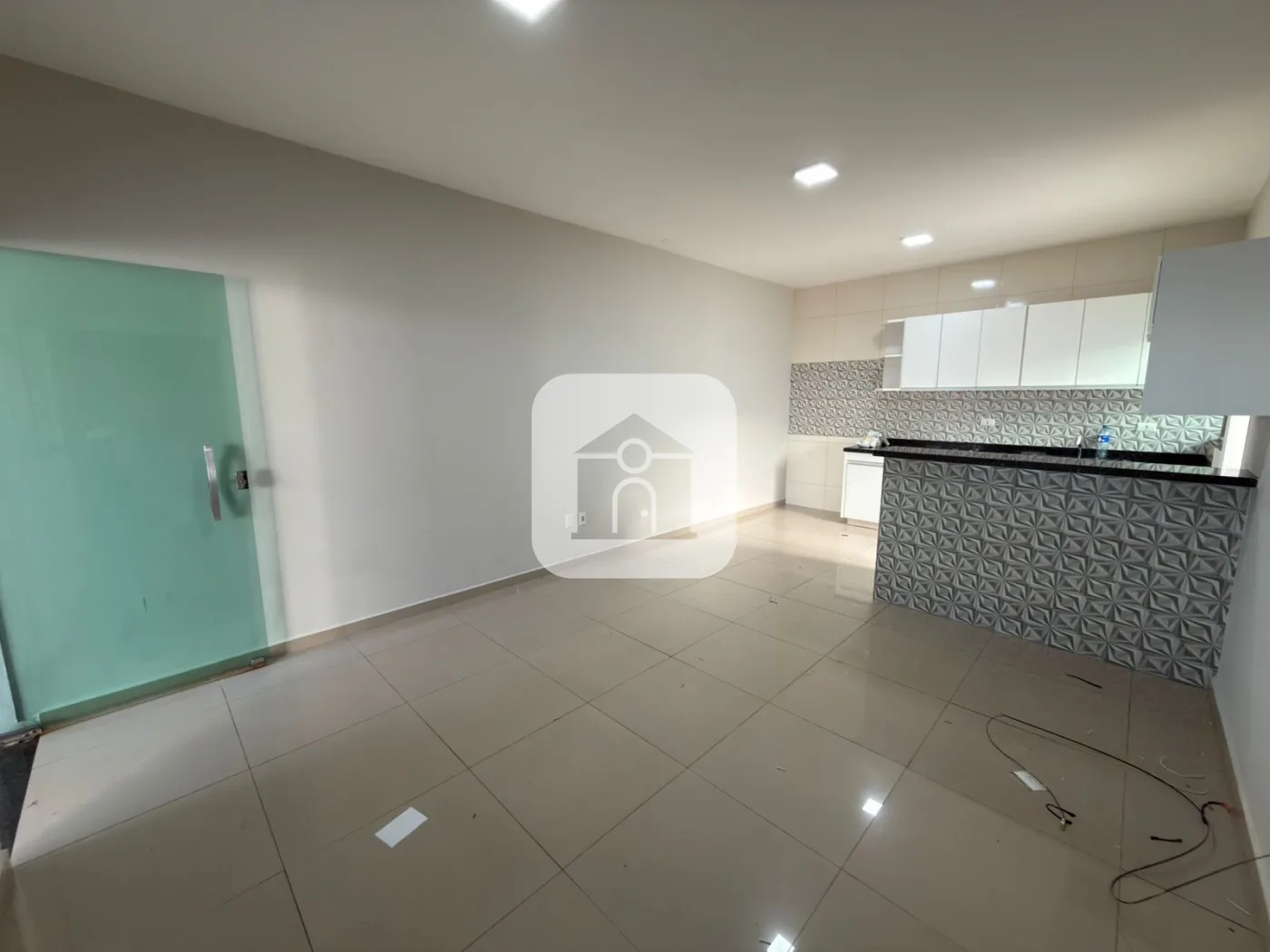 Alugar Casa / Padr&atilde;o em Uberl&acirc;ndia R$ 1.900,00 - Foto 4