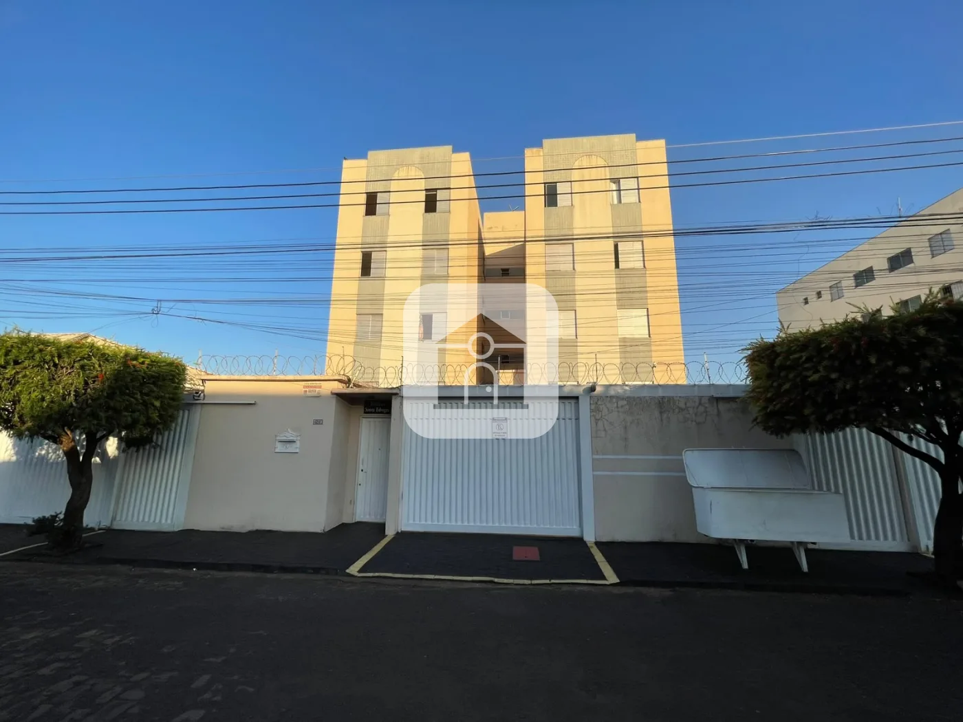 Alugar Apartamento / Padr&atilde;o em Uberl&acirc;ndia R$ 1.950,00 - Foto 1