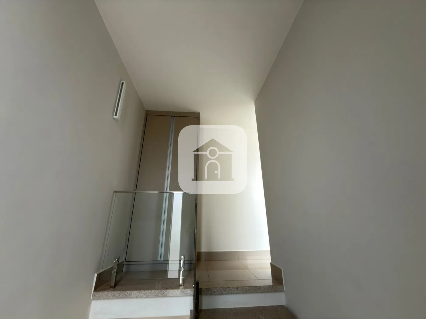 Alugar Casa / Condom&iacute;nio ou Loteamento Fechado em Uberl&acirc;ndia R$ 7.000,00 - Foto 24