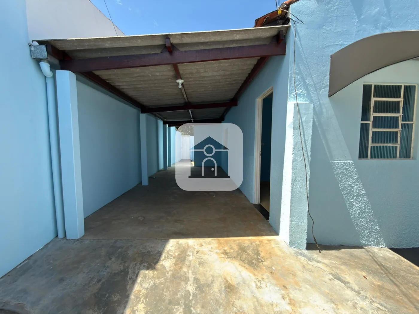 Alugar Casa / Padr&atilde;o em Uberl&acirc;ndia R$ 1.700,00 - Foto 2