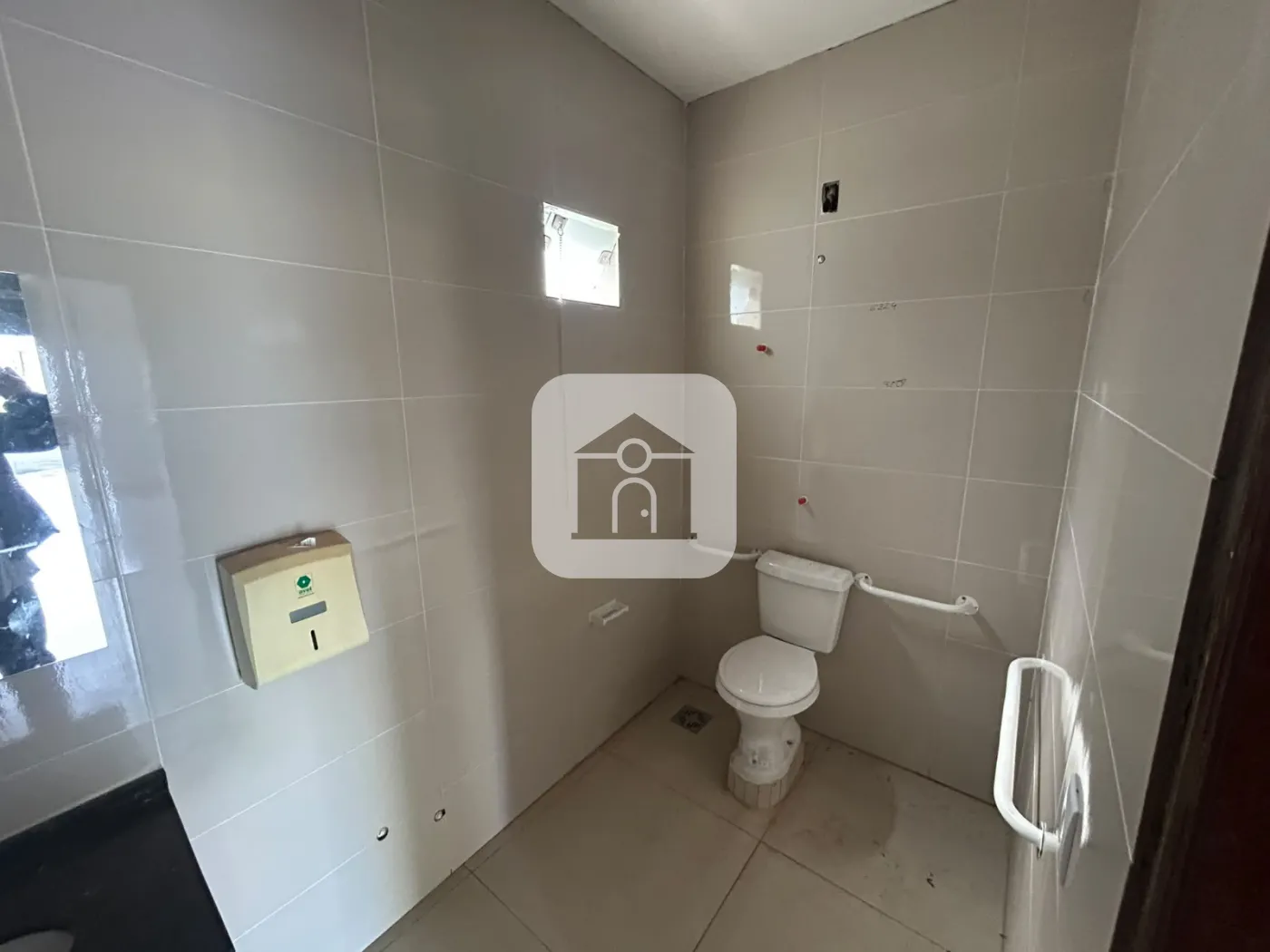 Alugar Comercial / Loja em Uberl&acirc;ndia R$ 1.500,00 - Foto 4