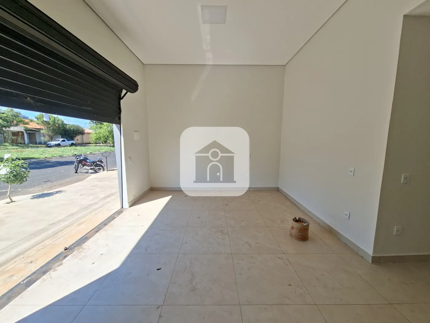 Alugar Comercial / Loja em Uberl&acirc;ndia R$ 1.500,00 - Foto 2