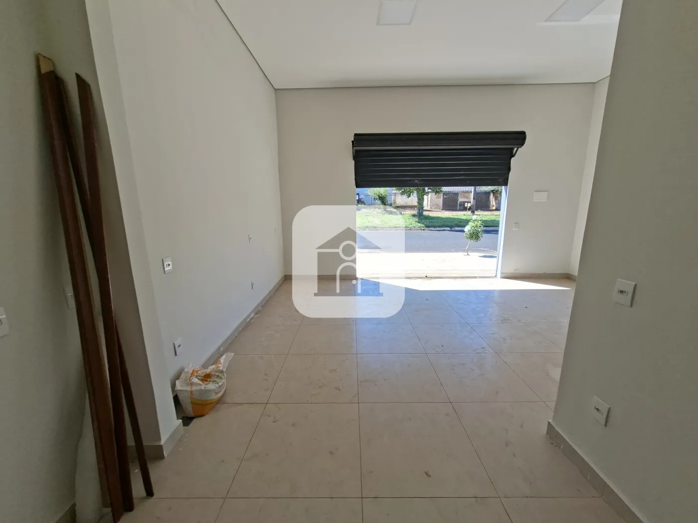 Alugar Comercial / Loja em Uberl&acirc;ndia R$ 1.500,00 - Foto 5