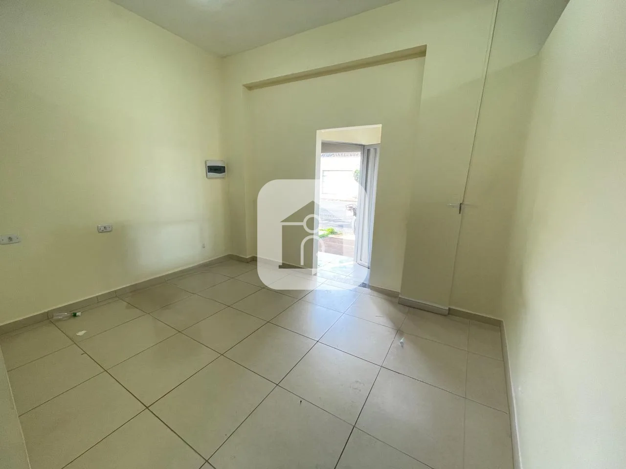 Alugar Comercial / Loja em Uberl&acirc;ndia R$ 2.500,00 - Foto 3
