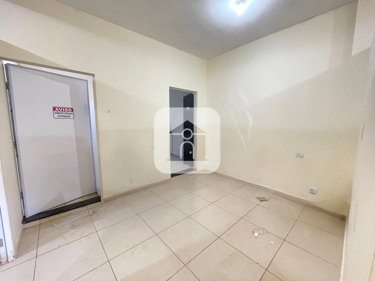 Alugar Comercial / Loja em Uberl&acirc;ndia R$ 2.500,00 - Foto 8
