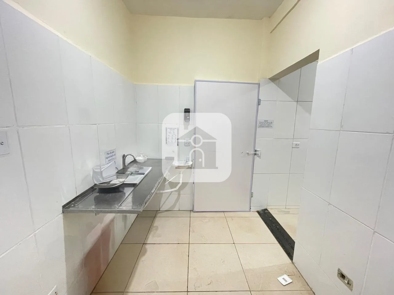 Alugar Comercial / Loja em Uberl&acirc;ndia R$ 2.500,00 - Foto 9