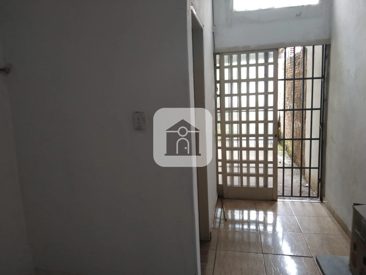 Alugar Comercial / Loja em Uberl&acirc;ndia R$ 2.500,00 - Foto 2
