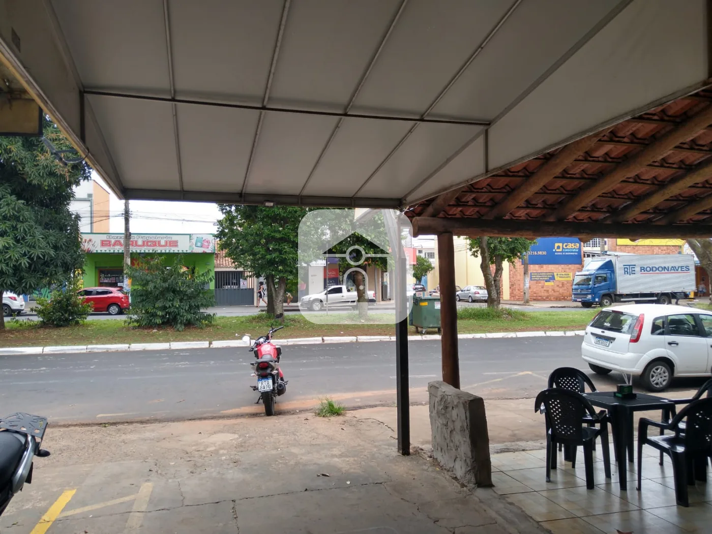 Alugar Comercial / Loja em Uberl&acirc;ndia R$ 2.500,00 - Foto 1