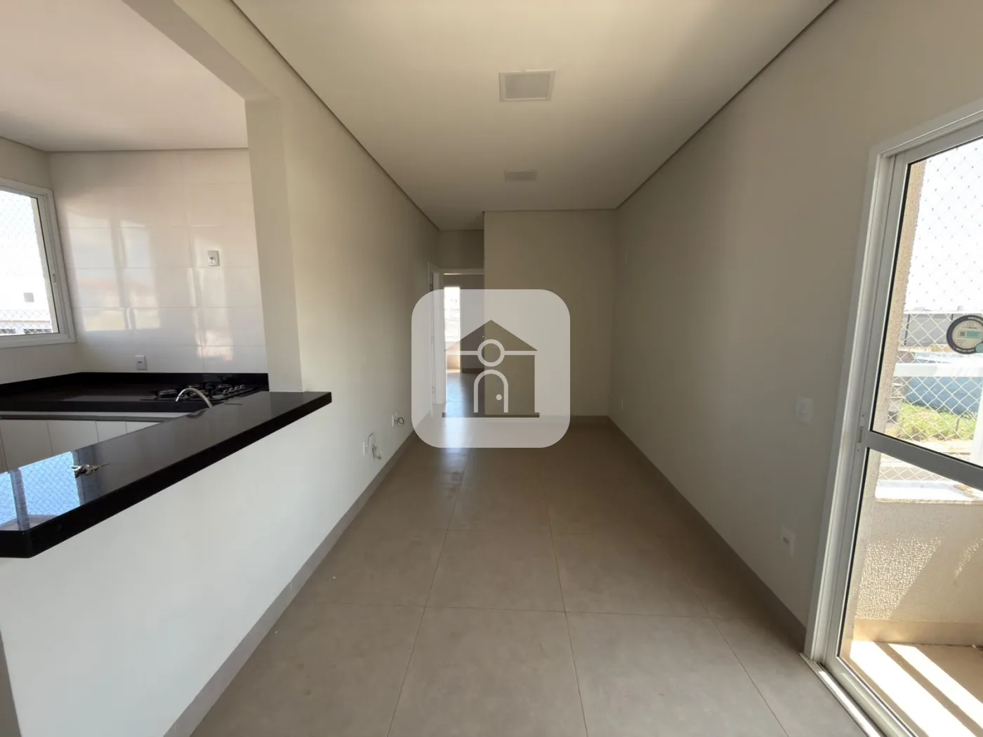 Alugar Apartamento / Padr&atilde;o em Uberl&acirc;ndia R$ 2.000,00 - Foto 3