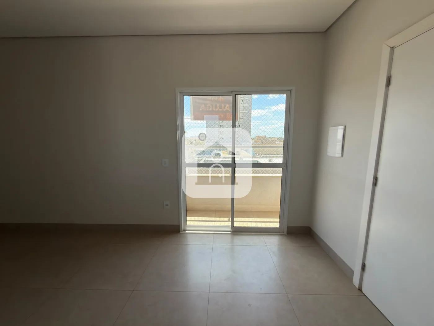Alugar Apartamento / Padr&atilde;o em Uberl&acirc;ndia R$ 2.000,00 - Foto 2