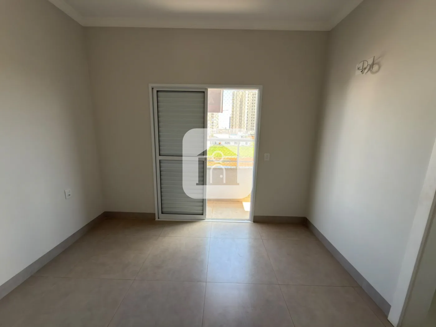 Alugar Apartamento / Padr&atilde;o em Uberl&acirc;ndia R$ 2.000,00 - Foto 13