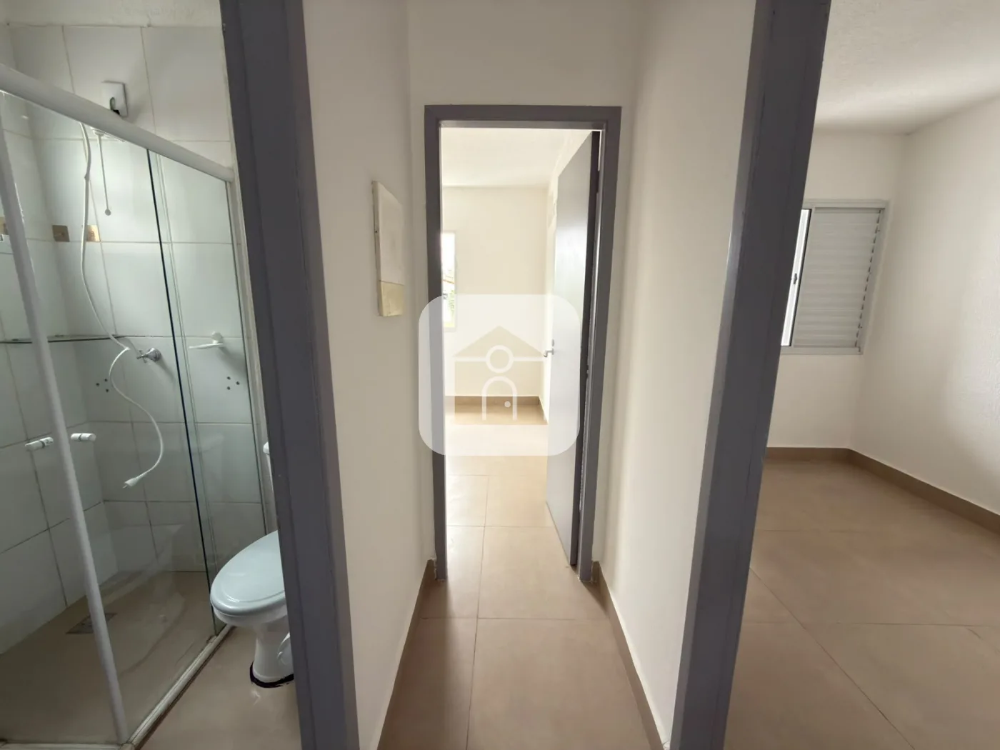 Alugar Casa / Condom&iacute;nio ou Loteamento Fechado em Uberlandia R$ 3.000,00 - Foto 14