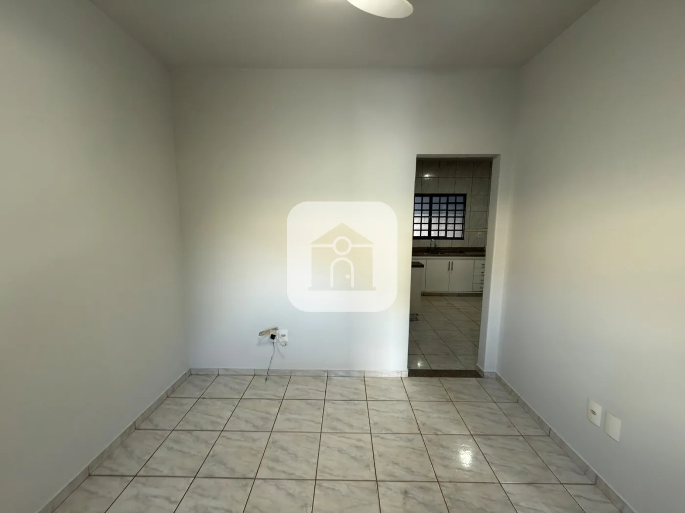 Alugar Casa / Padr&atilde;o em Uberl&acirc;ndia R$ 2.100,00 - Foto 4