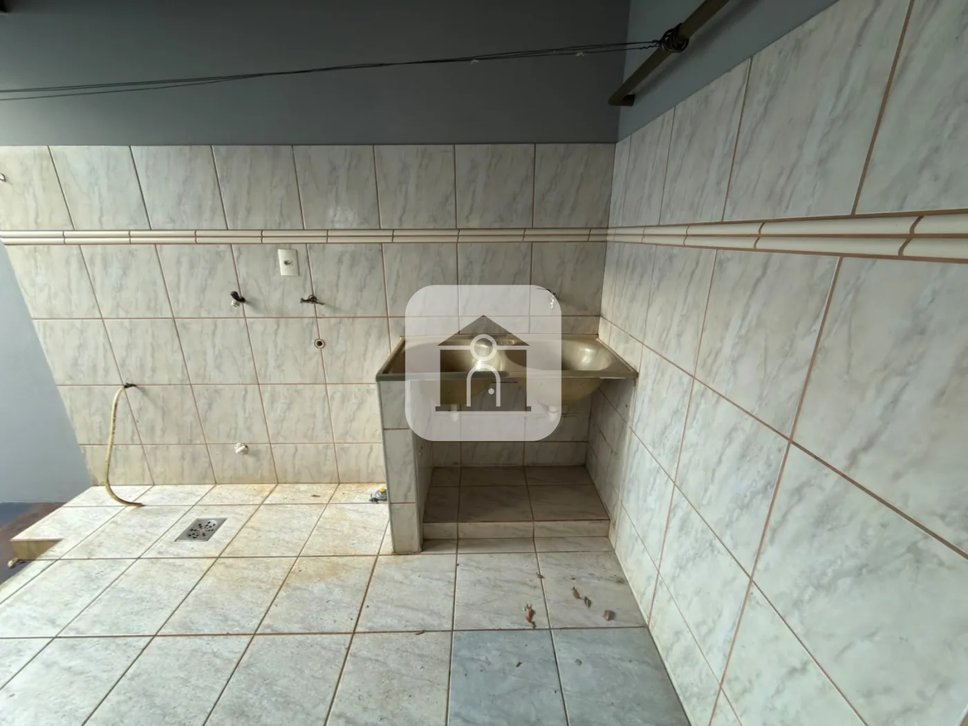 Alugar Casa / Padr&atilde;o em Uberl&acirc;ndia R$ 2.100,00 - Foto 5