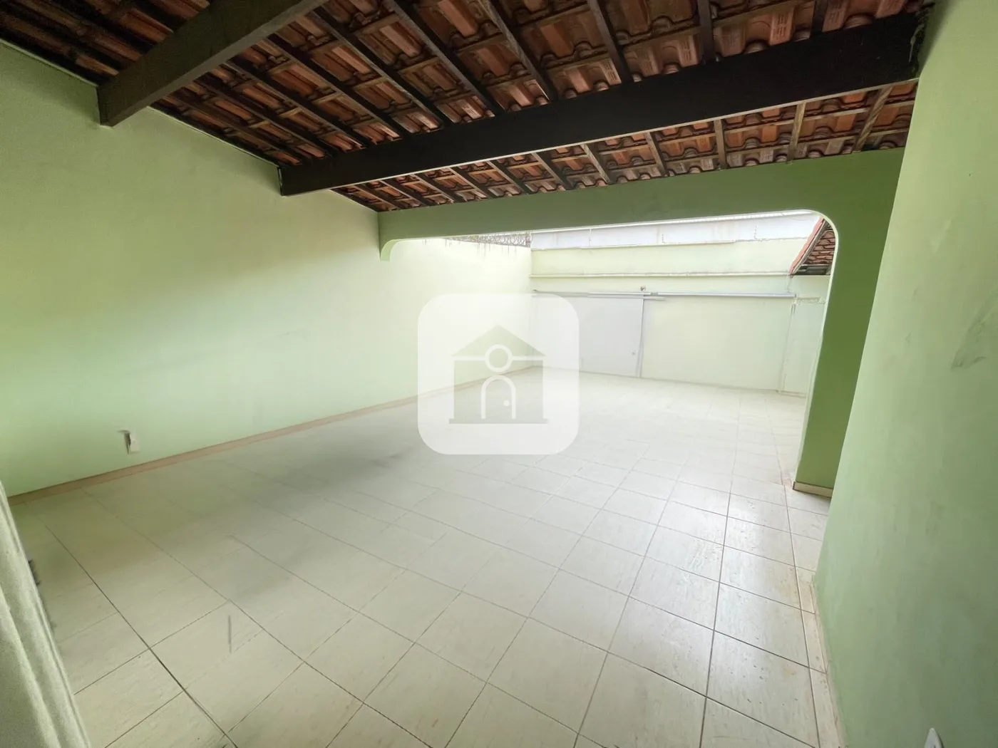 Alugar Casa / Padr&atilde;o em Uberl&acirc;ndia R$ 1.900,00 - Foto 2