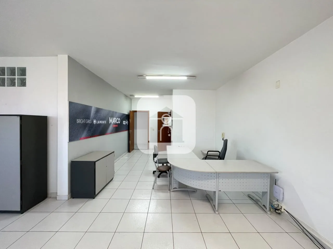 Alugar Comercial / Sala Comercial em Uberl&acirc;ndia R$ 1.500,00 - Foto 1