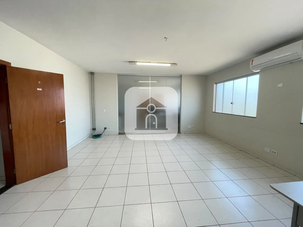 Alugar Comercial / Sala Comercial em Uberl&acirc;ndia R$ 1.200,00 - Foto 3