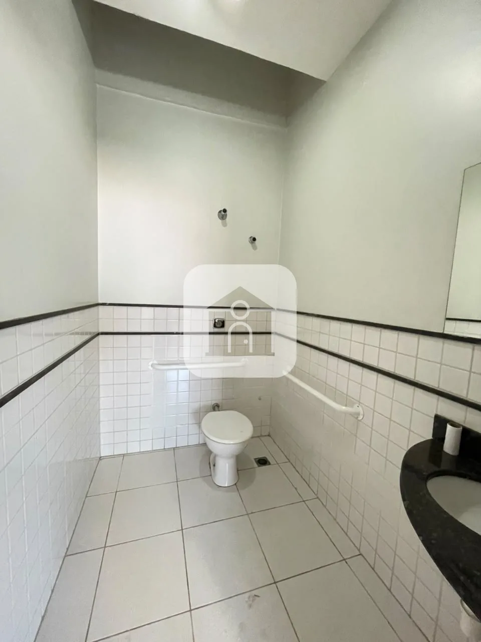 Alugar Comercial / Sala Comercial em Uberl&acirc;ndia R$ 1.200,00 - Foto 4