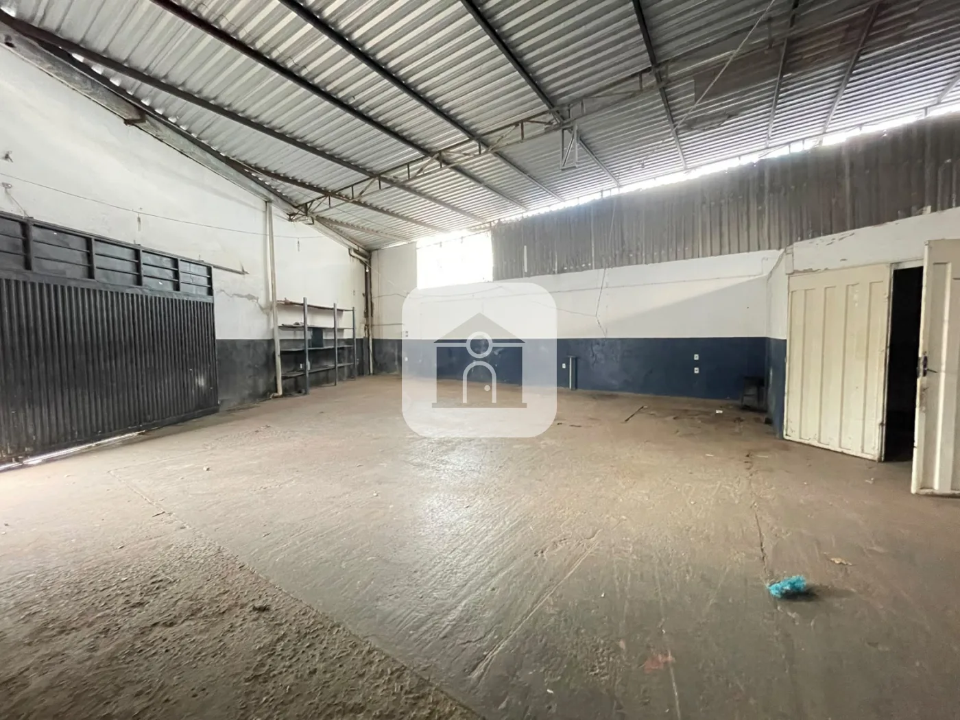 Alugar Comercial / Galp&atilde;o em Uberl&acirc;ndia R$ 3.000,00 - Foto 2