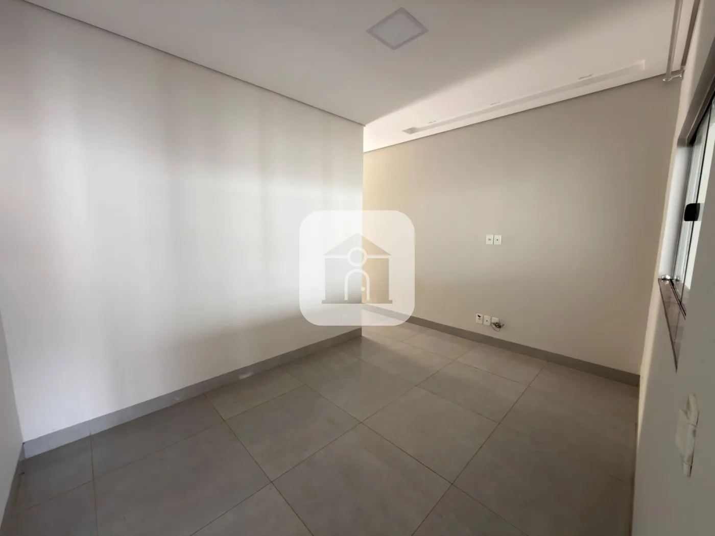Alugar Casa / Sobrado em Uberl&acirc;ndia R$ 2.600,00 - Foto 3