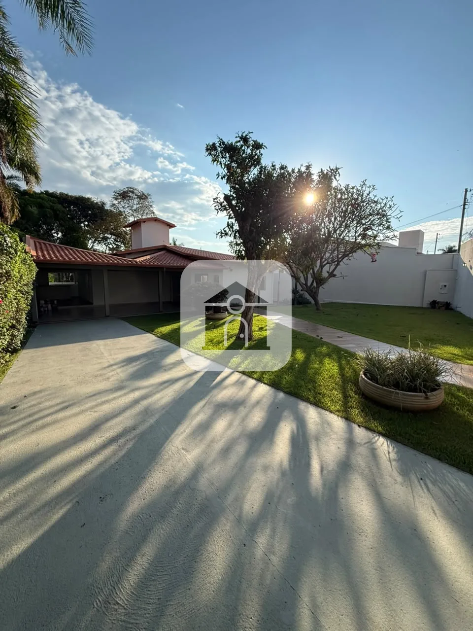Alugar Casa / Padr&atilde;o em Araguari R$ 3.900,00 - Foto 3