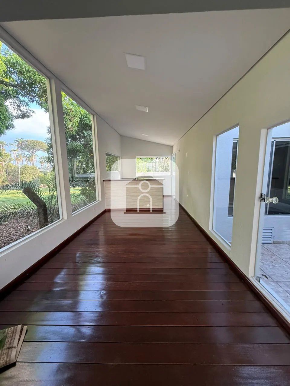Alugar Casa / Padr&atilde;o em Araguari R$ 3.900,00 - Foto 6