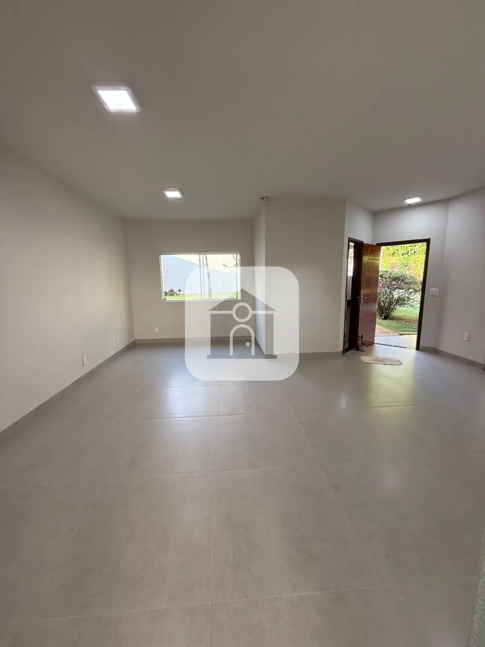 Alugar Casa / Padr&atilde;o em Araguari R$ 3.900,00 - Foto 10