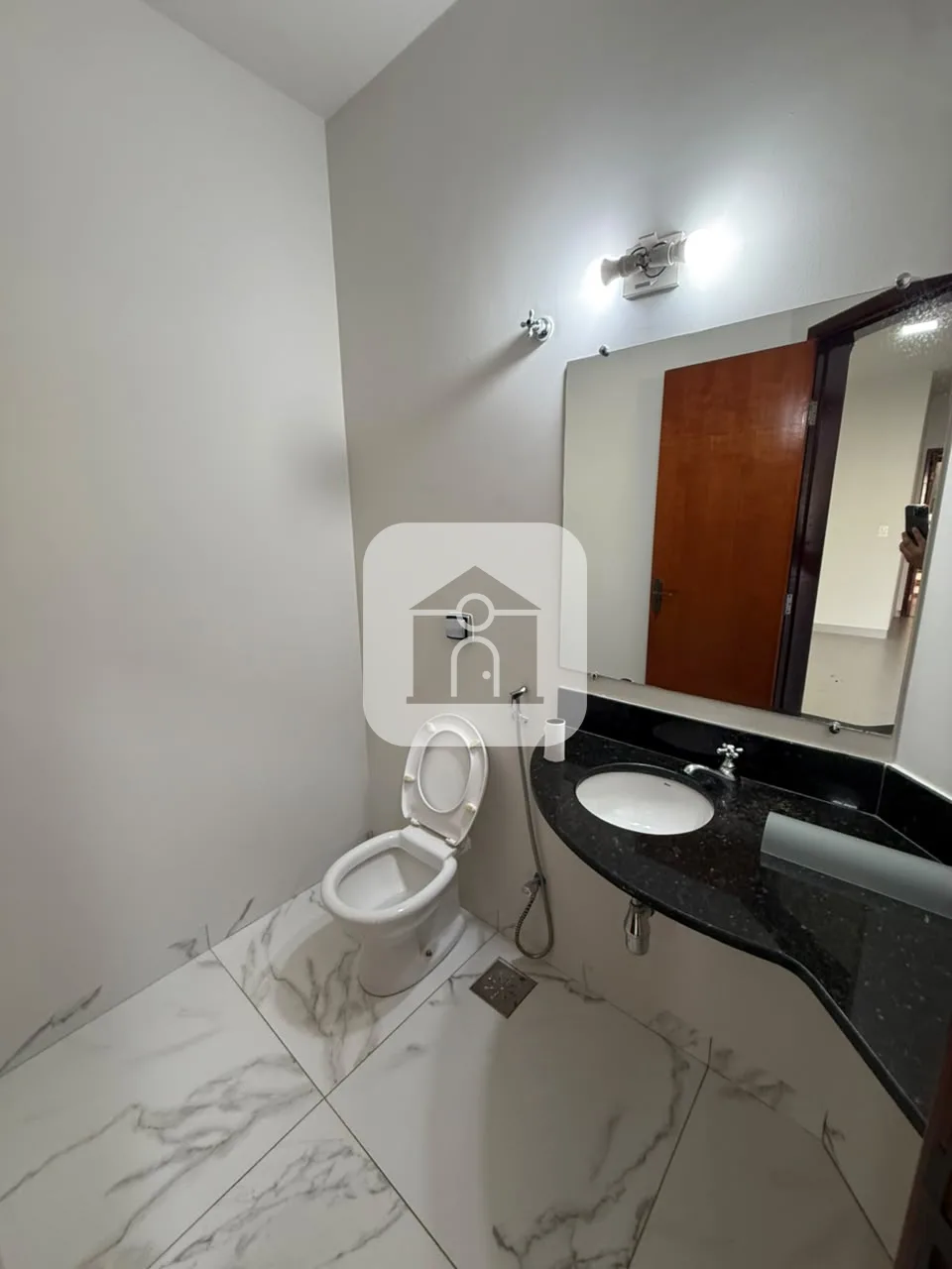 Alugar Casa / Padr&atilde;o em Araguari R$ 3.900,00 - Foto 11