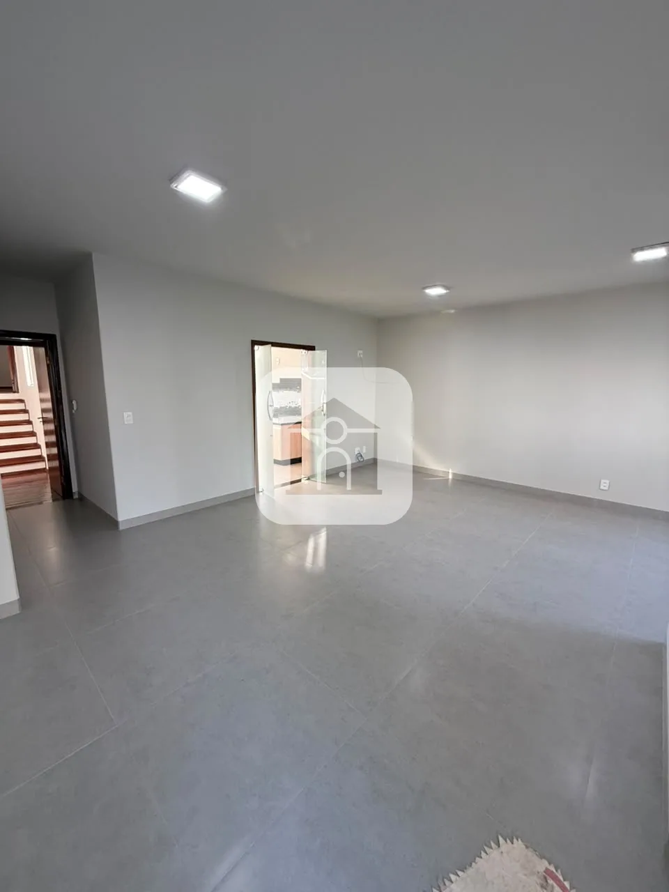Alugar Casa / Padr&atilde;o em Araguari R$ 3.900,00 - Foto 9