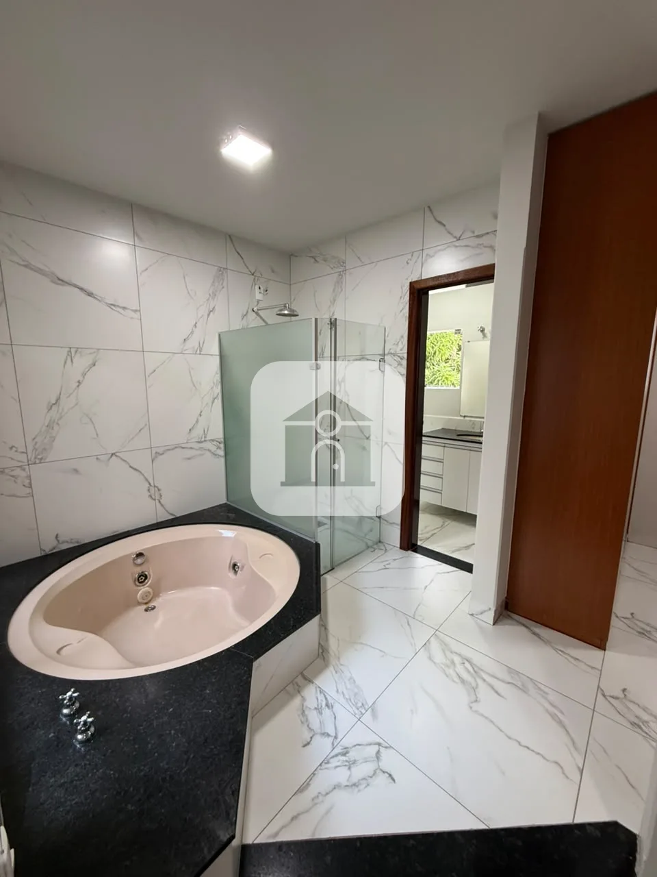 Alugar Casa / Padr&atilde;o em Araguari R$ 3.900,00 - Foto 13