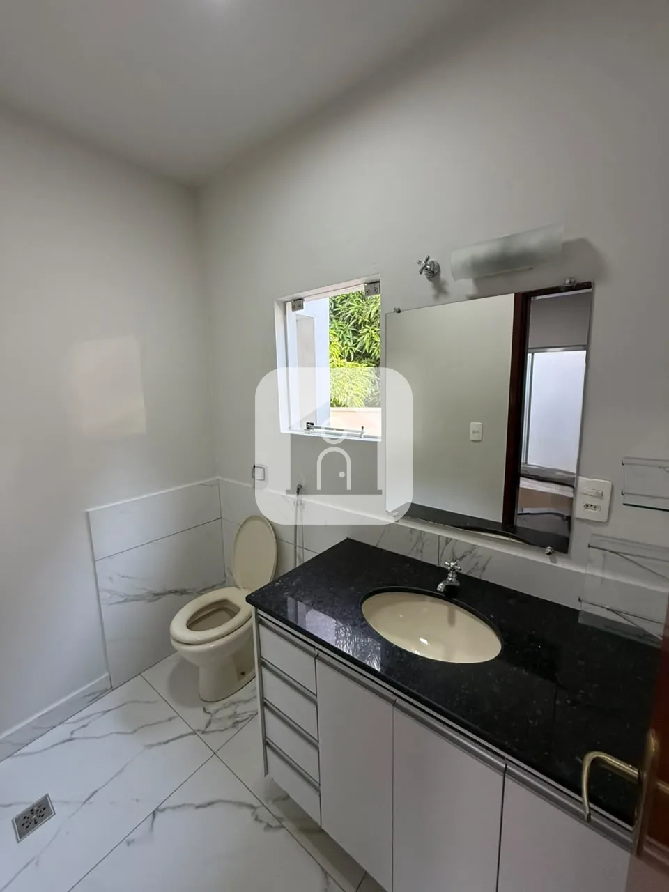 Alugar Casa / Padr&atilde;o em Araguari R$ 3.900,00 - Foto 14