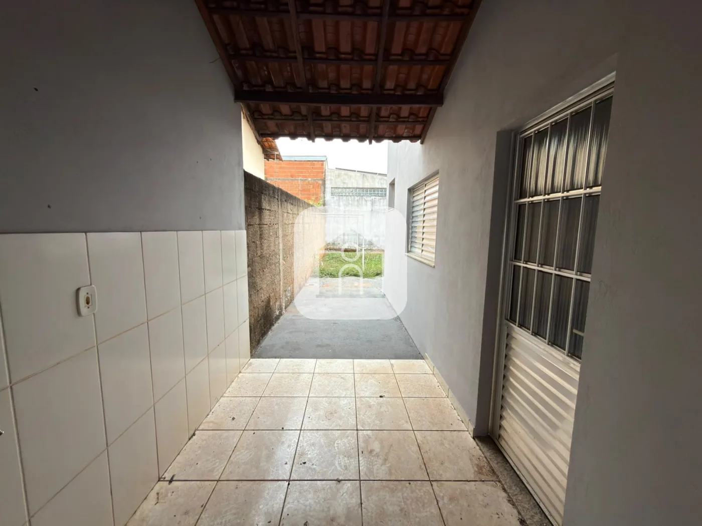 Alugar Casa / Padr&atilde;o em Uberl&acirc;ndia R$ 2.400,00 - Foto 2