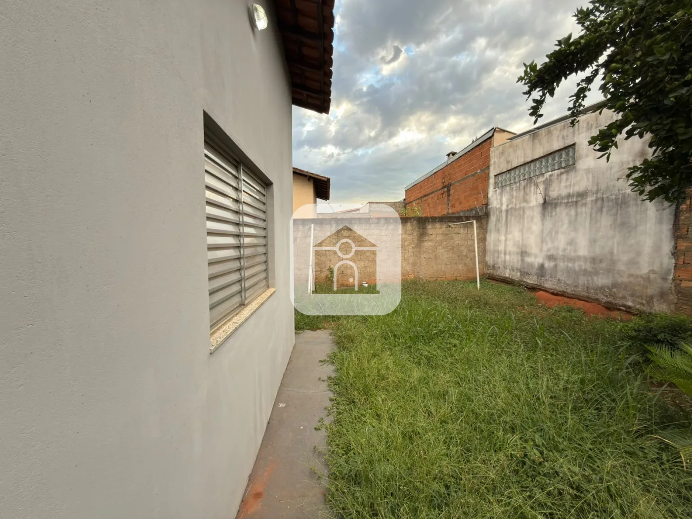 Alugar Casa / Padr&atilde;o em Uberl&acirc;ndia R$ 2.400,00 - Foto 18