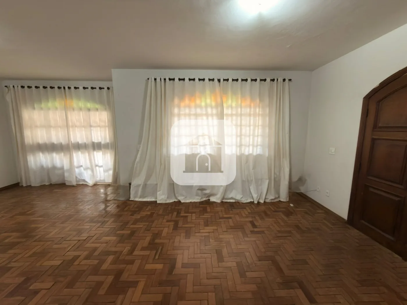 Alugar Casa / Padr&atilde;o em Uberl&acirc;ndia R$ 5.000,00 - Foto 7