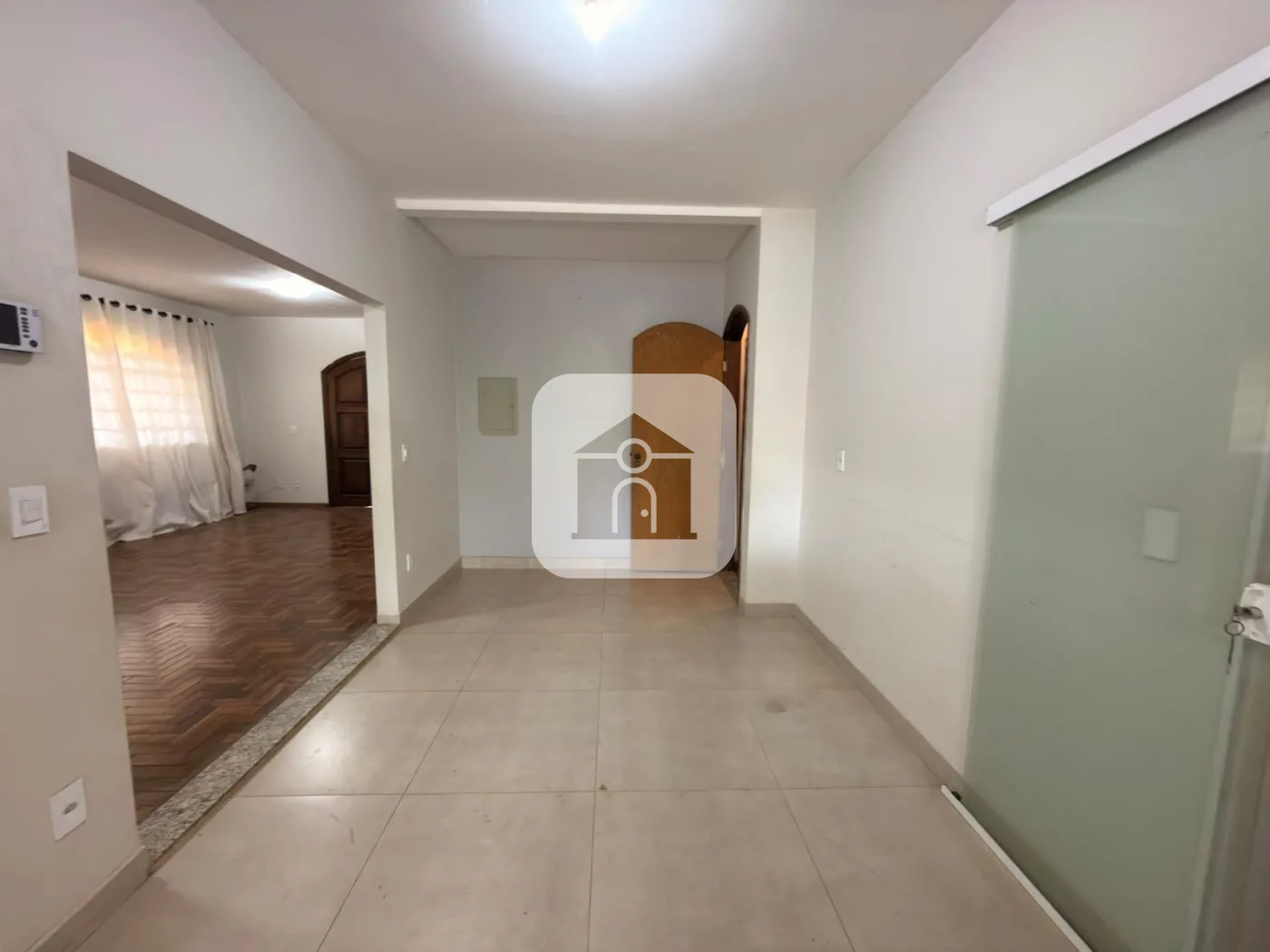Alugar Casa / Padr&atilde;o em Uberl&acirc;ndia R$ 5.000,00 - Foto 14