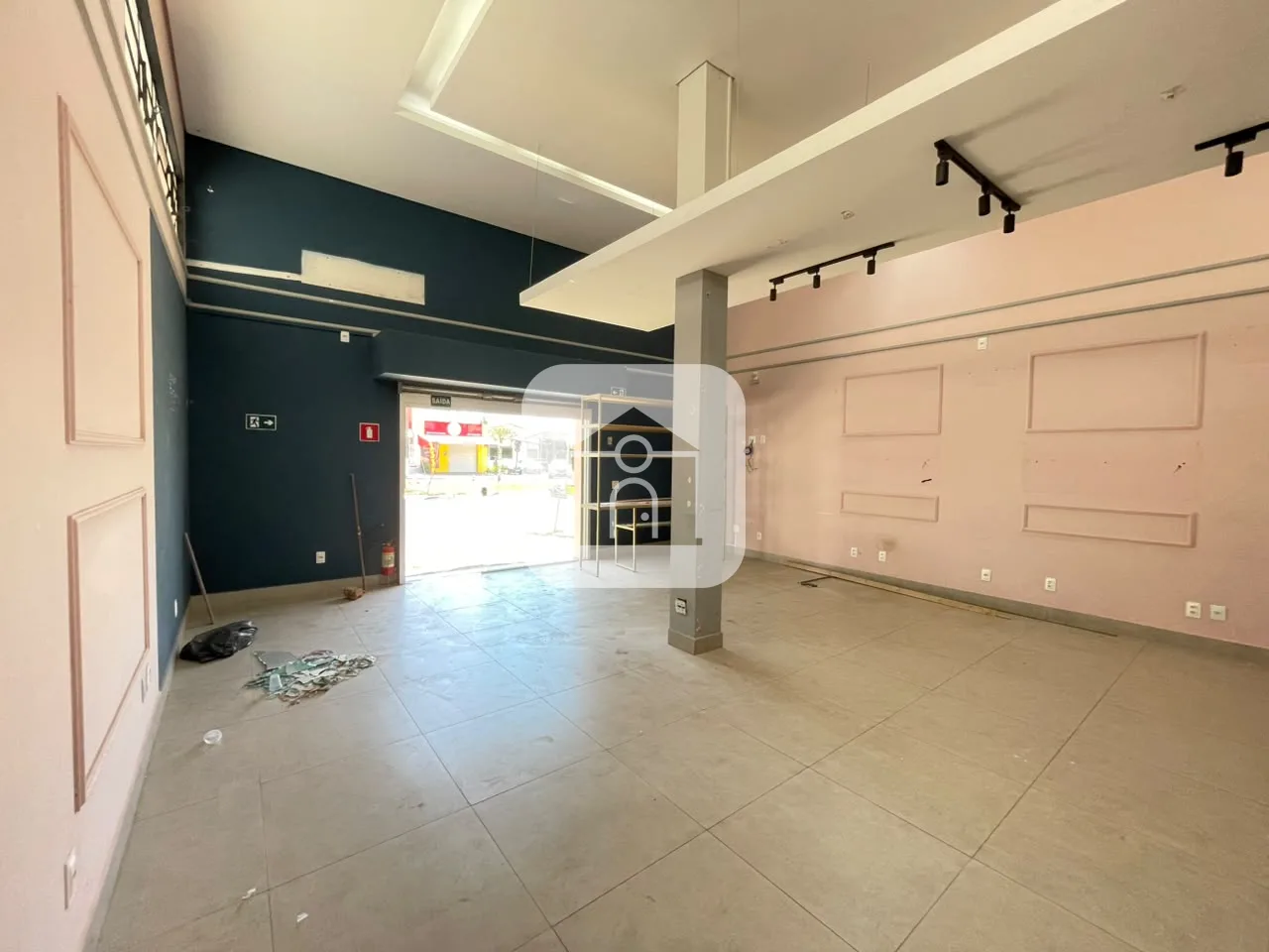 Alugar Comercial / Loja em Uberl&acirc;ndia R$ 6.000,00 - Foto 4