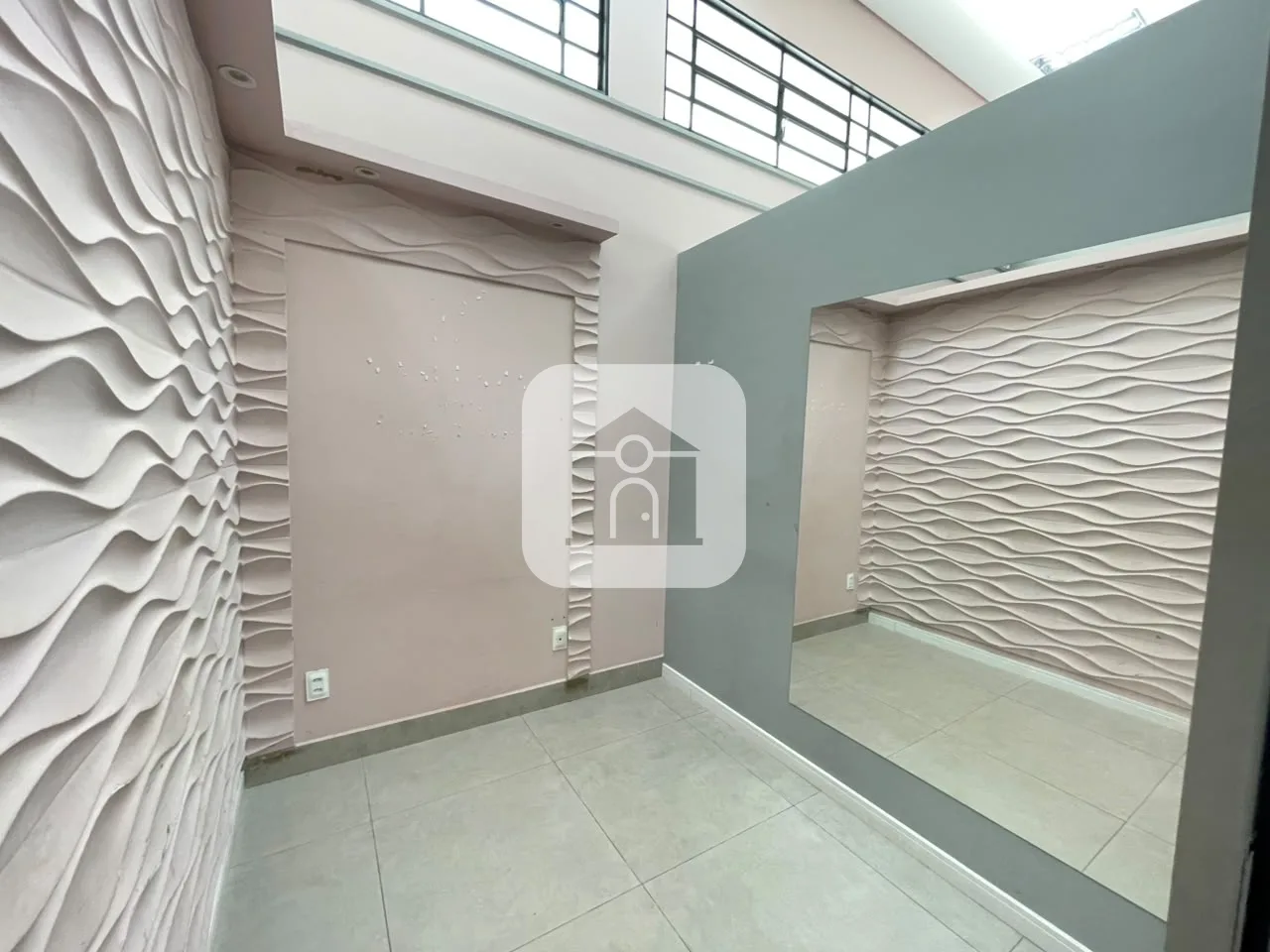 Alugar Comercial / Loja em Uberl&acirc;ndia R$ 6.000,00 - Foto 7