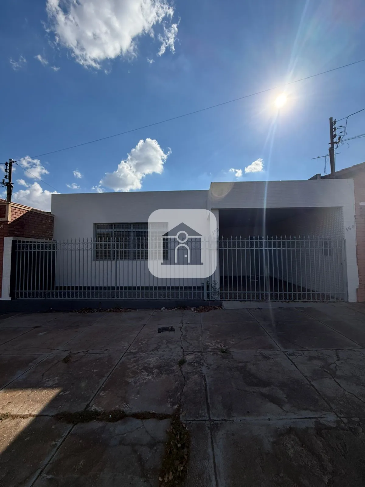 Alugar Casa / Padr&atilde;o em Araguari R$ 2.500,00 - Foto 1