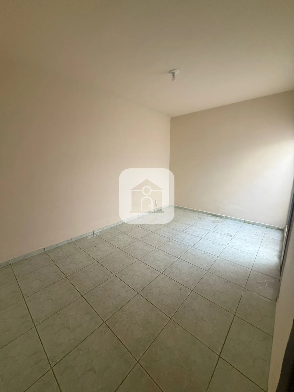Alugar Casa / Padr&atilde;o em Araguari R$ 2.500,00 - Foto 6