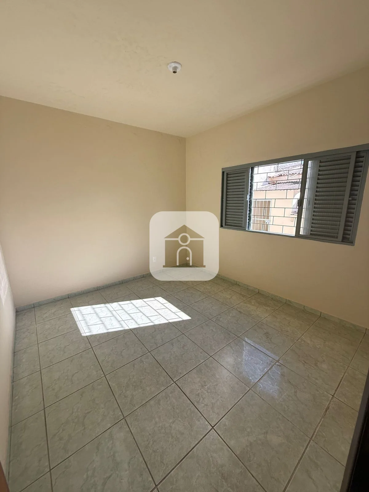 Alugar Casa / Padr&atilde;o em Araguari R$ 2.500,00 - Foto 8