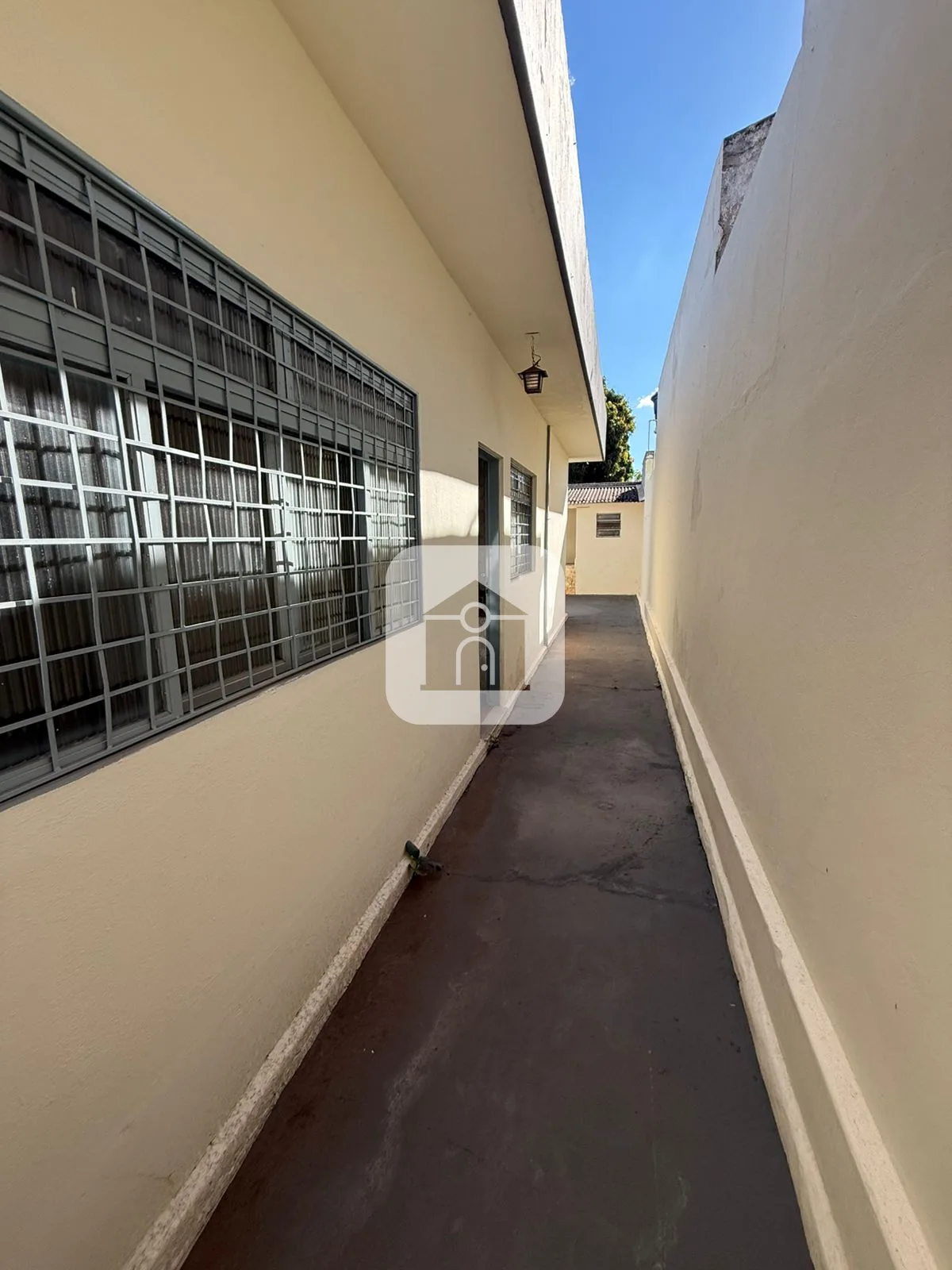 Alugar Casa / Padr&atilde;o em Araguari R$ 2.500,00 - Foto 12