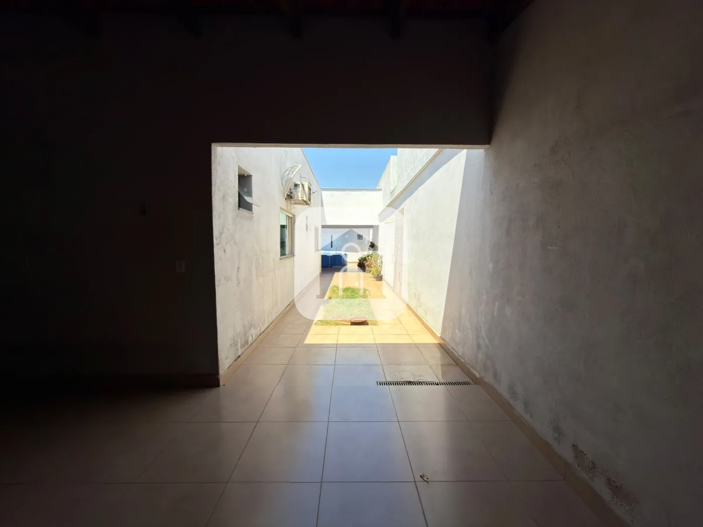 Alugar Casa / Padr&atilde;o em Uberl&acirc;ndia R$ 2.500,00 - Foto 1