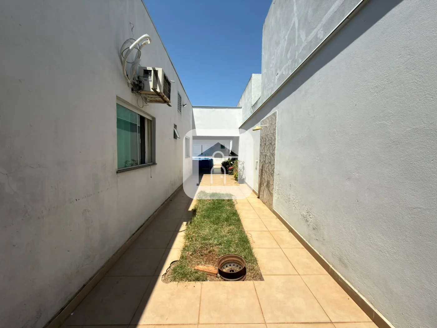 Alugar Casa / Padr&atilde;o em Uberl&acirc;ndia R$ 2.500,00 - Foto 2