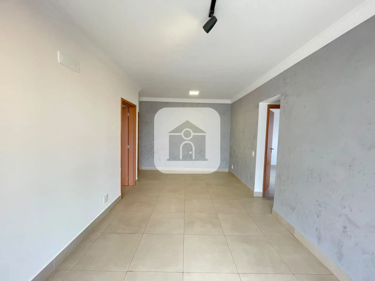Alugar Apartamento / Padr&atilde;o em Uberlandia R$ 3.900,00 - Foto 2