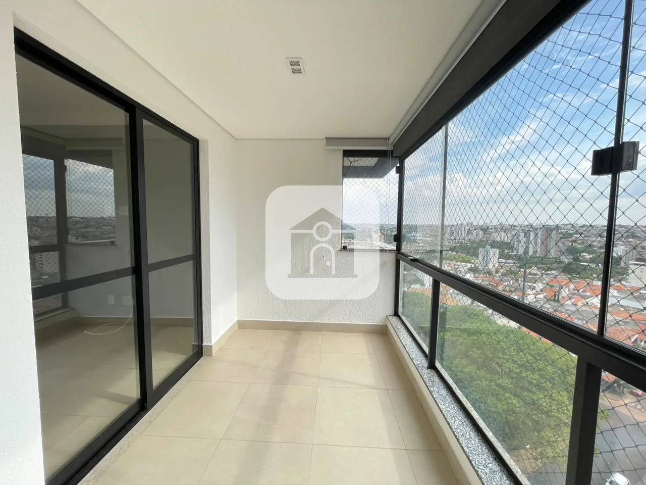 Alugar Apartamento / Padr&atilde;o em Uberlandia R$ 3.900,00 - Foto 4